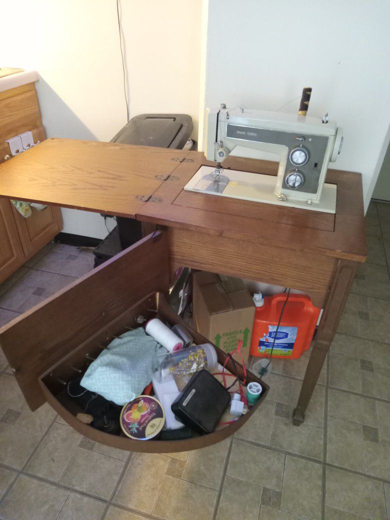 Sewing Table (Vintage)