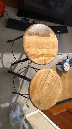 2 oak seat stools