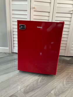 Mini fridge