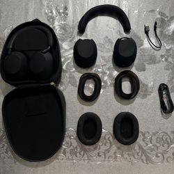 Sony XM5 Headphones