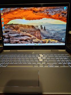 HP Envy x360 15M-CN0011DX 15.6-inch convertible touch-screen laptop featuring an Intel Core i5-8200U processor, 256GB SSD AND 16GB DDR4 RAM and a 360-