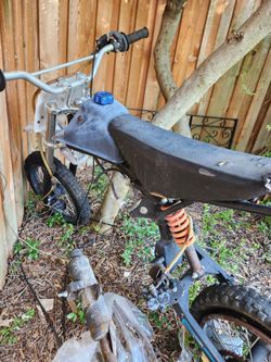 Dirt bike engine and frame 72cc