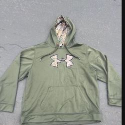 Men’s Under Armour Sweater