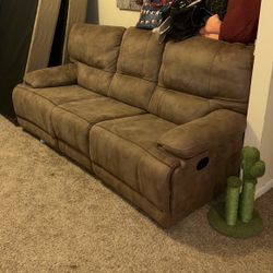 Good Looking Couch 