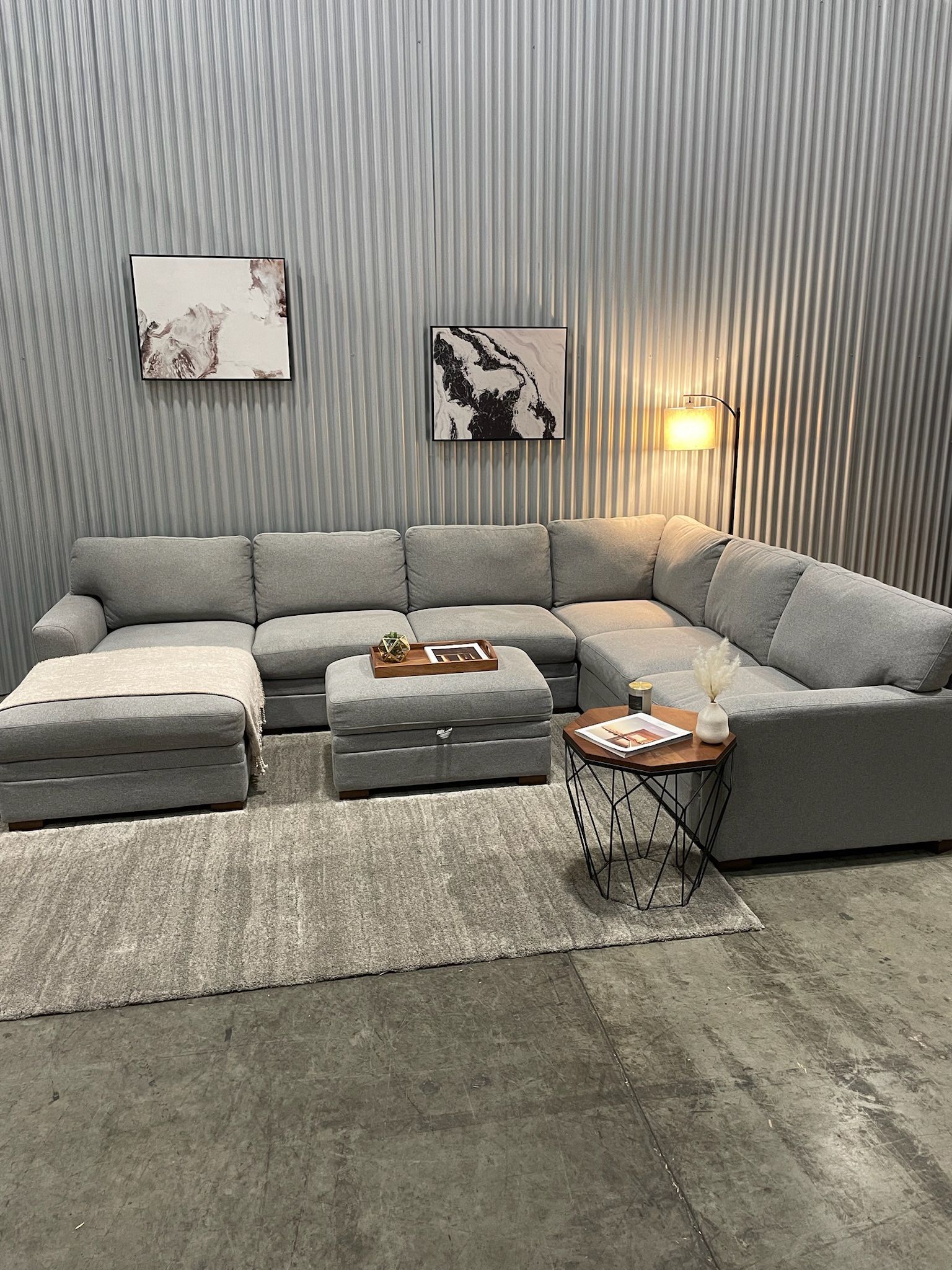 Thomasville Langdon Fabric Sectional - DELIVERY AVAILABLE 🚚