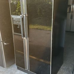 Kenmore Refrigerator Fridge Fully Functional Icemaker on door