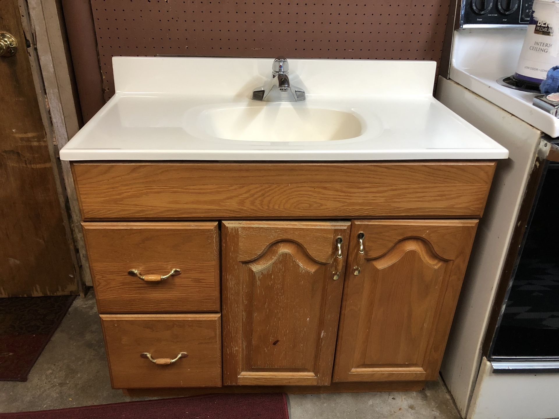 Bathroom vanity sink & faucet