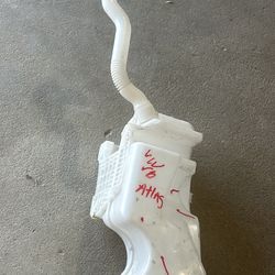 2018-2023 Volkswagen Atlas Windshield Washer Bottle Tank Reservoir 