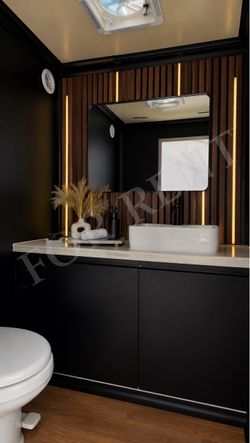 Portable luxury restroom trailer