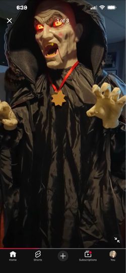 Vampire animatronic
