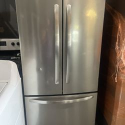 Refrigerator French doors 31” inches wide stainless steel 