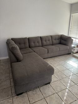 Brand New Living Room Couch/sofa