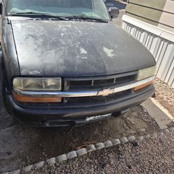  Chevy  S10  Hood