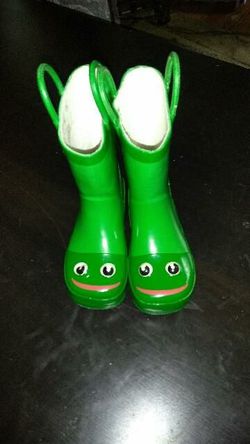 Size 10c rain boots