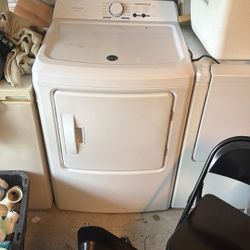 Gas clothes dryer/ Secadora De Ropa A Gas 