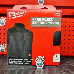 Milwaukee Men's X-Large Black FREEFLEX Lightweight Insulated Vest