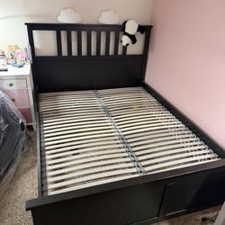 Bed queen size For Free