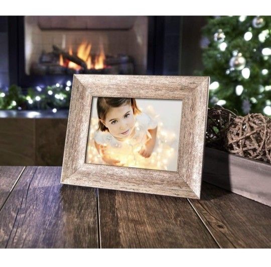 Polaroid 8 inch Digital Photo/Picture Display Frame with Distressed Wood Sail Frame.