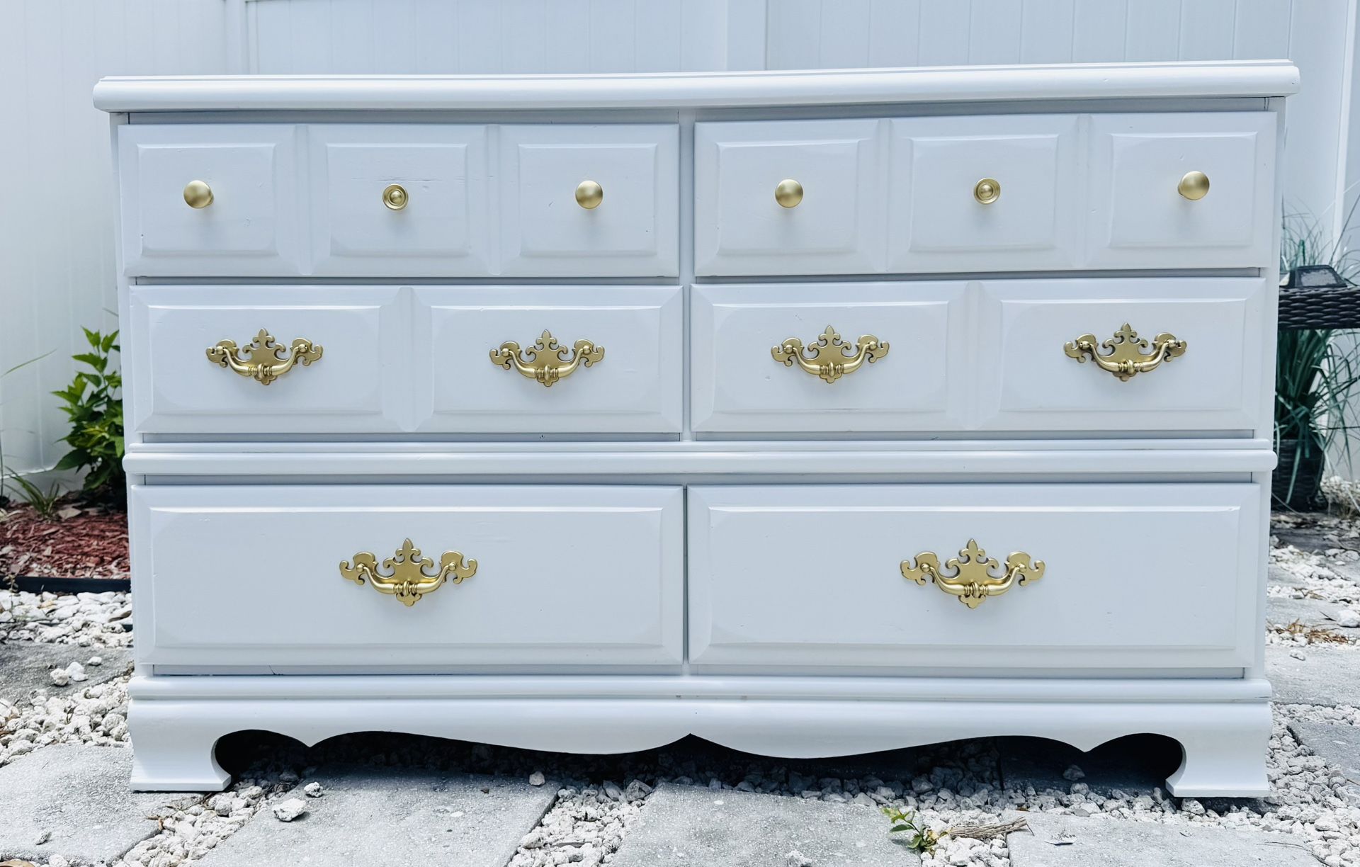 Solid Wood Dresser With 6 Drawers
