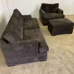 Couch and Chair Set *Free Delivery*