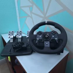 Logitech g920 Steering wheel and pedals 