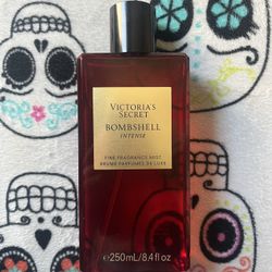 Victorias Secret Bombshell intense perfume