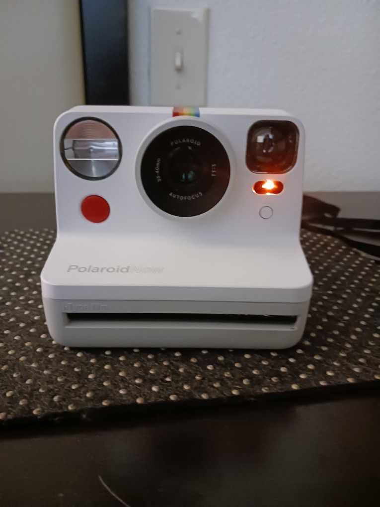 Perfect Condition Polaroid Now i-Type Instant Camera