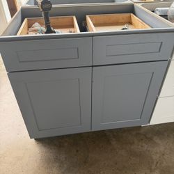 Gray Shaker Base Cabinet with Drawers