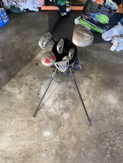 Junior gold set with Nike golf bag