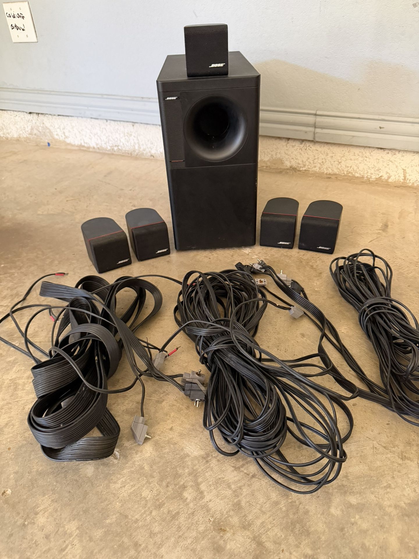 BOSE Acoustimass 6 Home Theater System Speakers