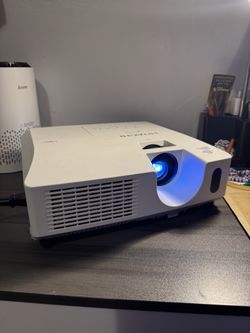 Hitachi Projector
