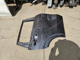 Honda HRV right rear door Oem