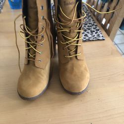 Timberland Boots  Women 9 1/2